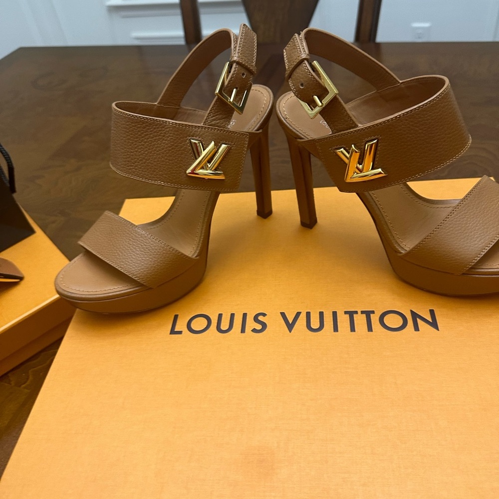 7,5 heels Louis Vuitton